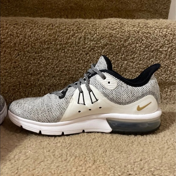 Nike Air Max - Picture 2 of 4